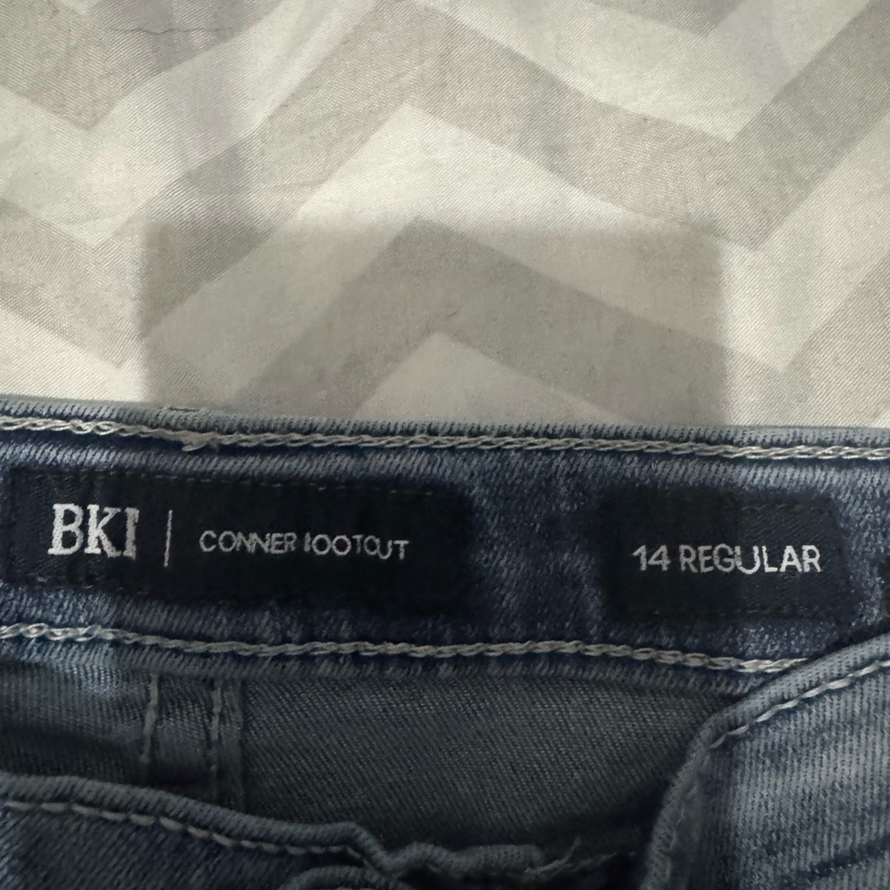 Boys BKE Connors

Size 14